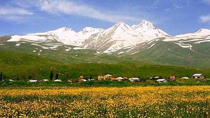Арагац - самая высокая гора в Армении